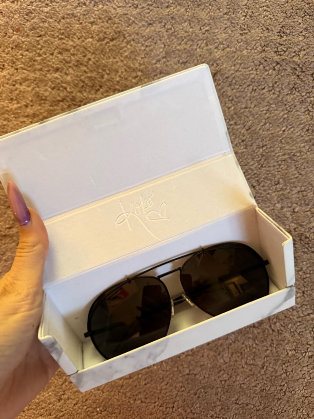 Aviator diff khloe kardashian Sunglasses in Black with White Case
